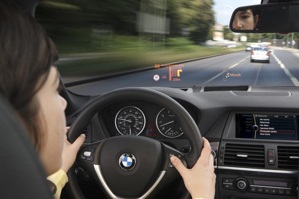BMW hat als erster europäischer Automobilhersteller ein Head-up-Display ins Programm genommen. 