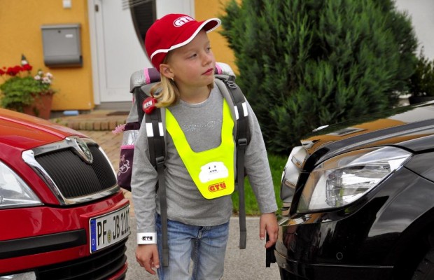 Bei roter Kappe Fuß vom Gas