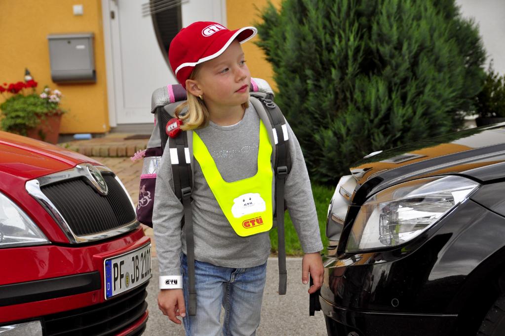 Bei roter Kappe Fuß vom Gas