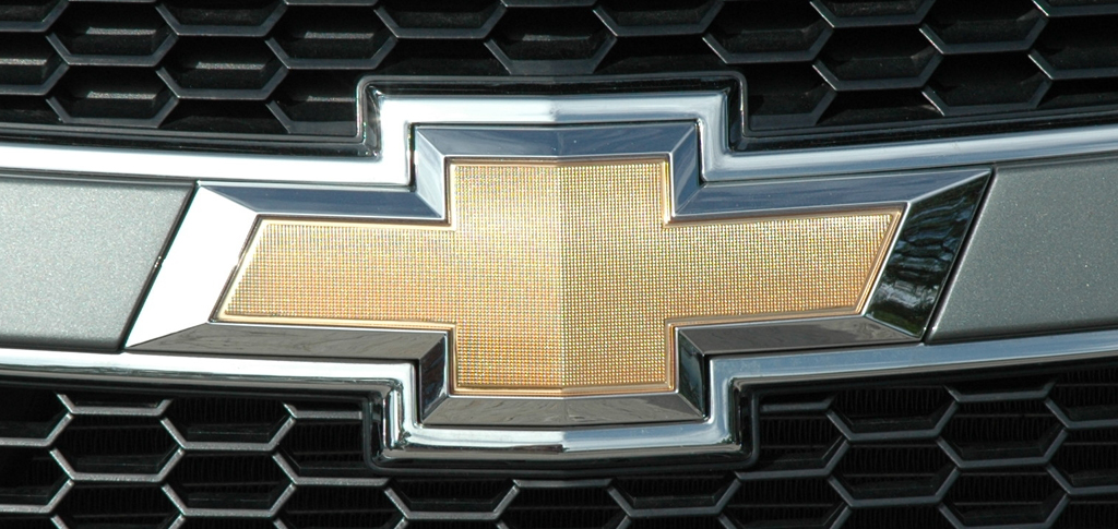 Chevrolet Cruze Fließheck: Das Markenkreuz sitzt vorn im oberen Teil des Kühlergrills.
