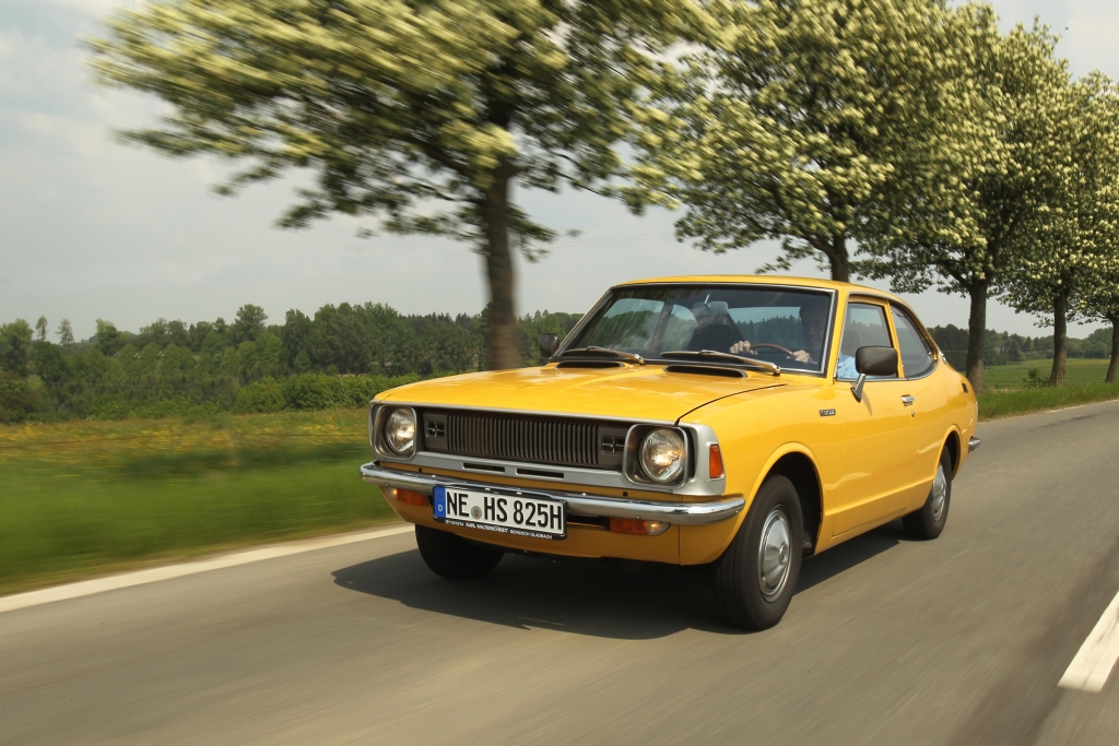 Classic Days: Toyota kommt mit ältestem Land Cruiser und erstem Corolla