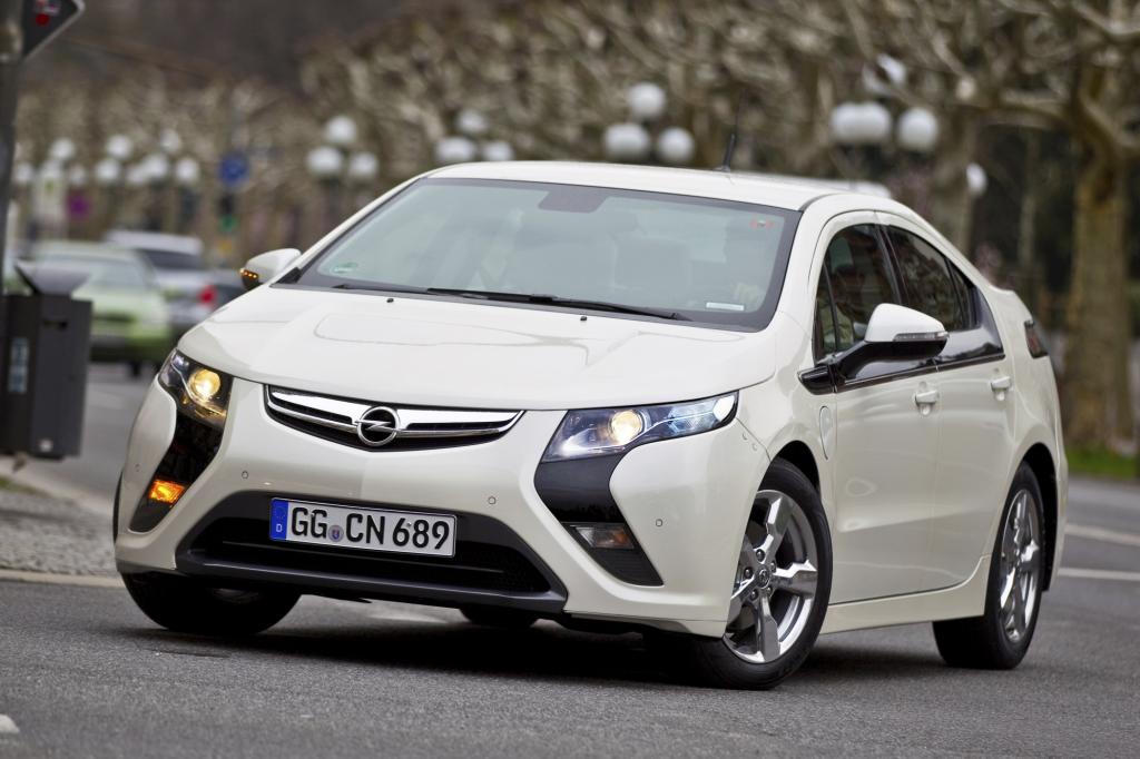 Der Opel Ampera öffnet den E-Auto-Reigen