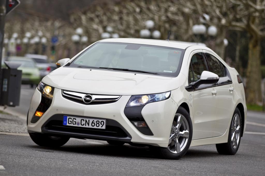 Der Opel Ampera öffnet den E-Auto-Reigen