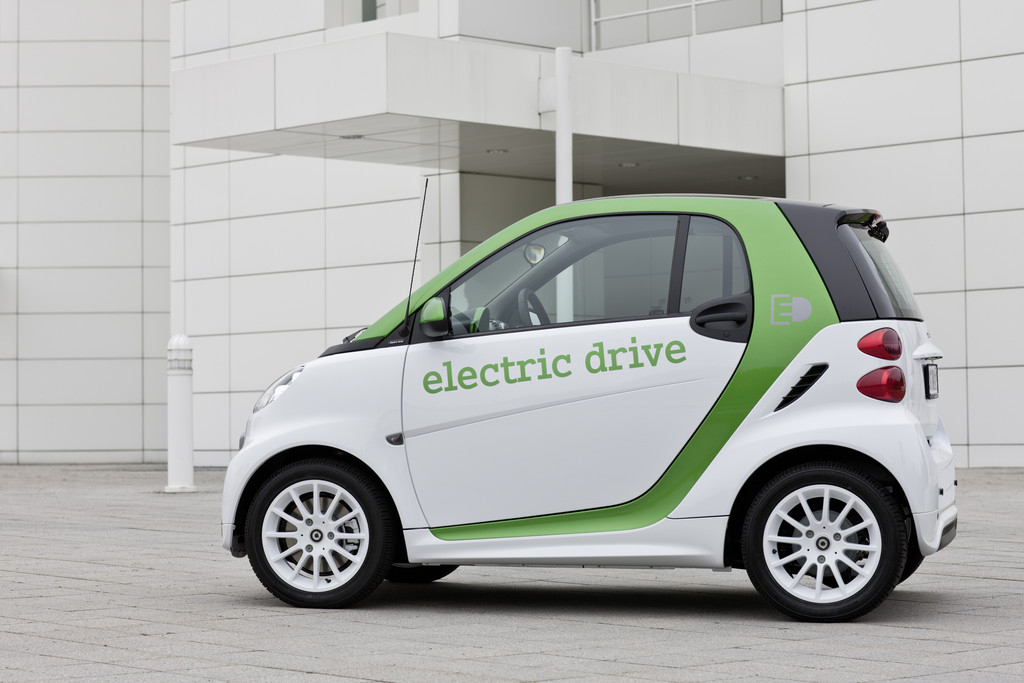 Dritte Generation Smart Fortwo Electric Drive: App mit Rädern