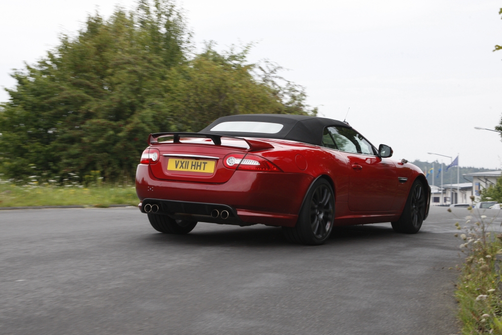 Erwischt: Erlkönig Jaguar XKR-S Cabrio