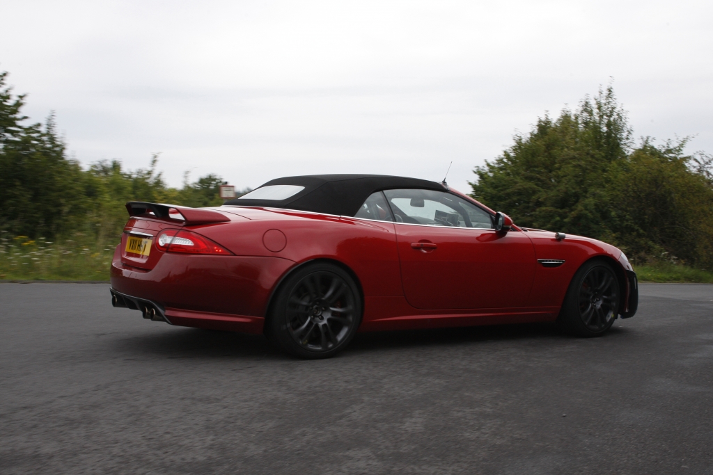 Erwischt: Erlkönig Jaguar XKR-S Cabrio