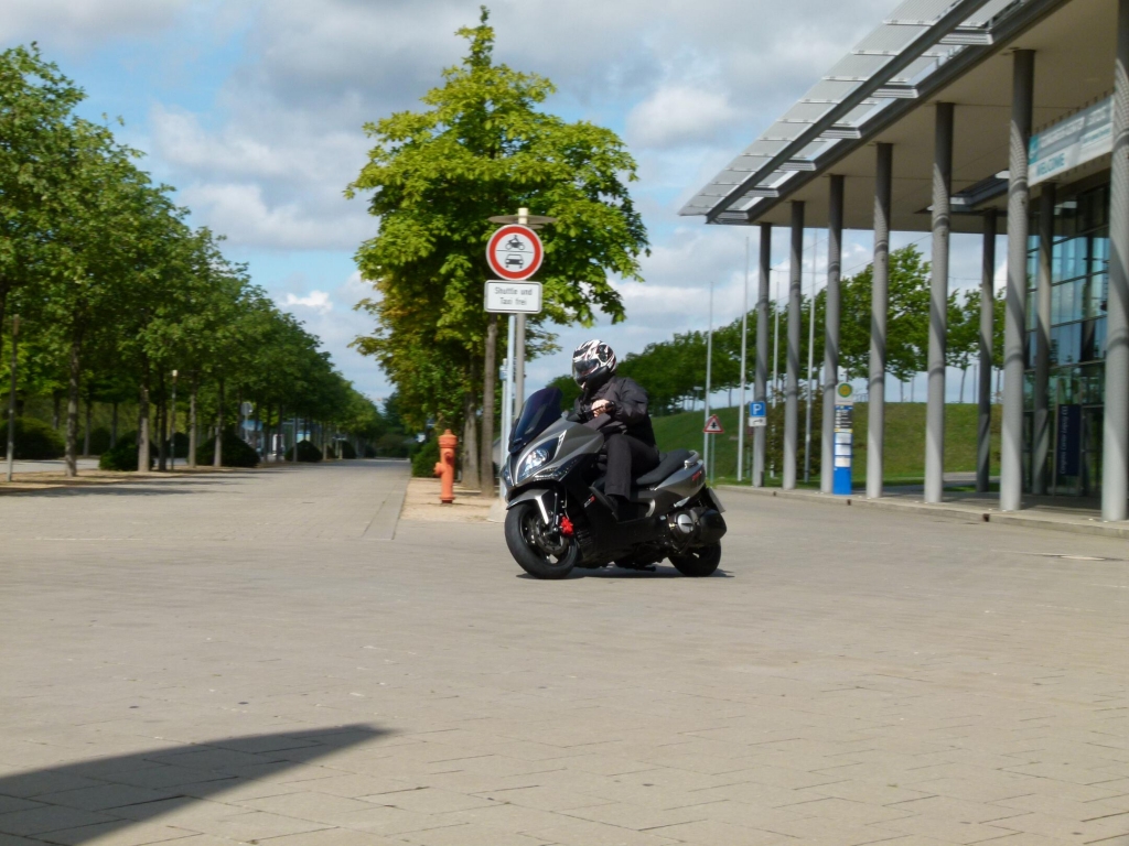 Fahrbericht Kymco Xciting 500 iR evo ABS: Rollern bis der Arzt kommt!