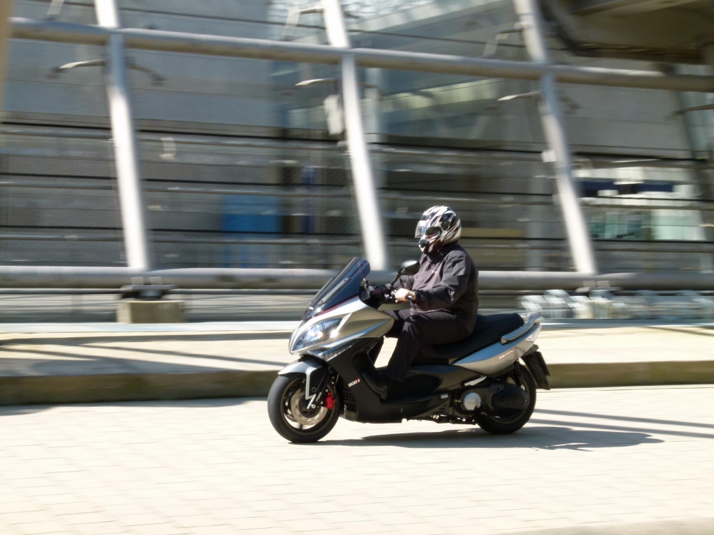 Fahrbericht Kymco Xciting 500 iR evo ABS: Rollern bis der Arzt kommt!