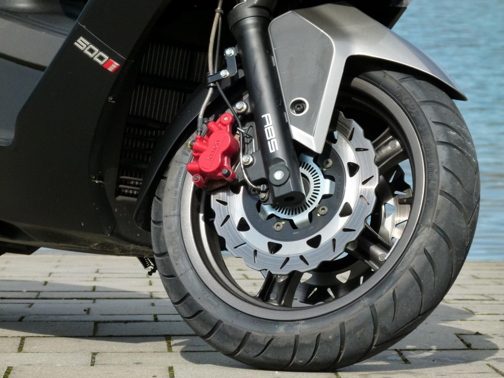 Fahrbericht Kymco Xciting 500 iR evo ABS: Rollern bis der Arzt kommt!