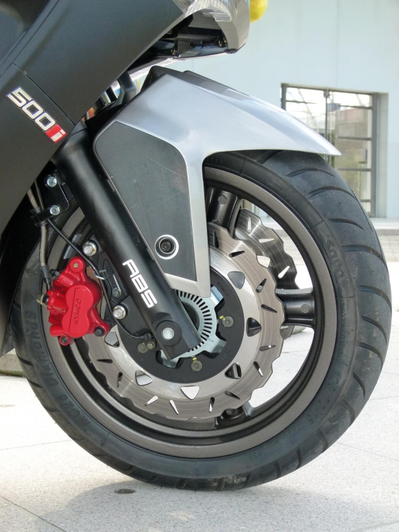 Fahrbericht Kymco Xciting 500 iR evo ABS: Rollern bis der Arzt kommt!