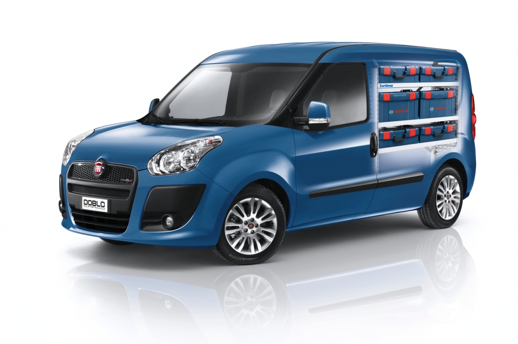 Fiat Doblò Cargo mit Sortimo-Regalausbau und Bosch-Werkzeugen