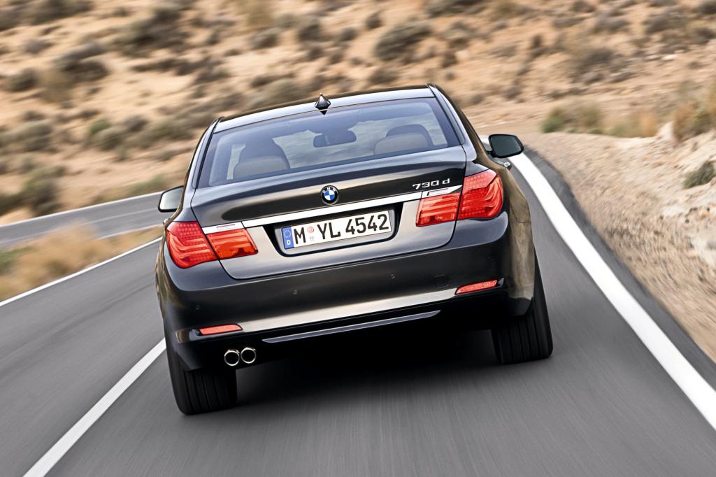 Frauen mit Oberklasseautos - Ambiente statt PS