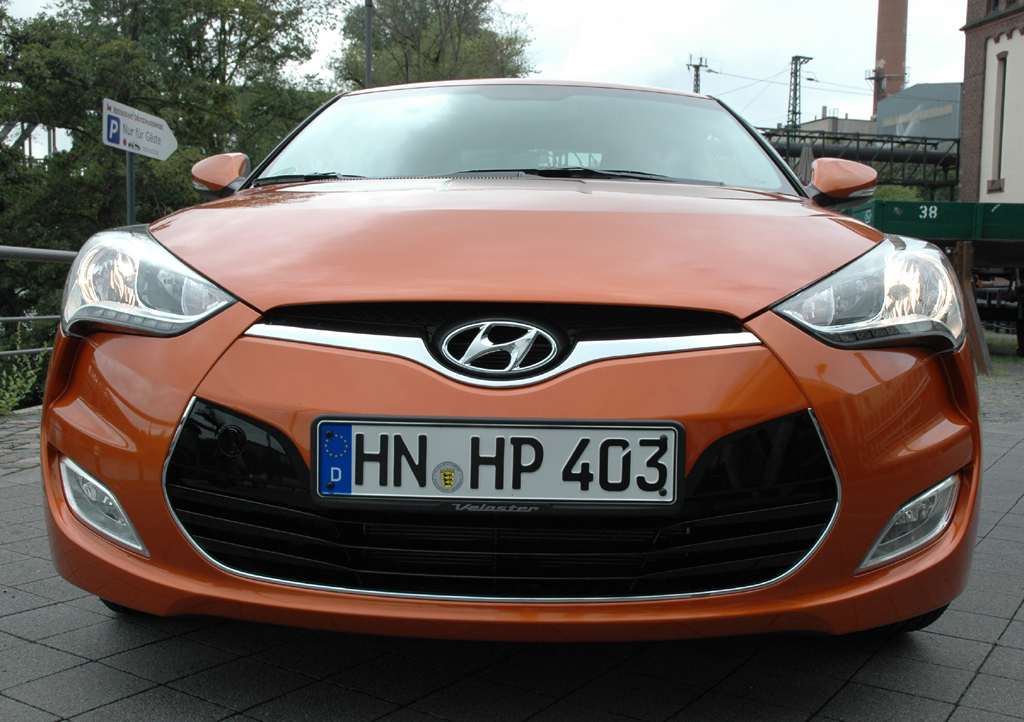 Hyundai Veloster: Blick auf die Frontpartie des recht schnittigen Koreaners.