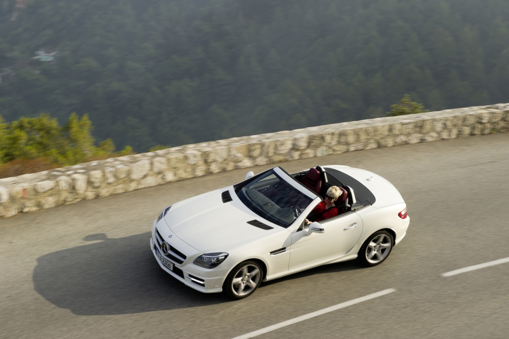 In Kombination mit dem neuen Motor kostet das Cabrio 41 829 Euro. 