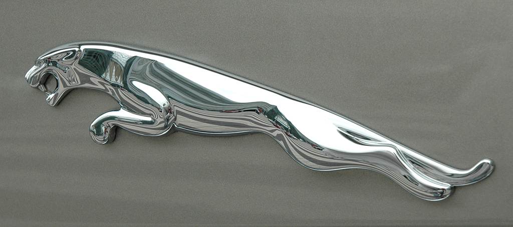 Jaguar XF: Das Raubkatzen-Emblem sitzt hinten auf der Kofferraumklappe.
