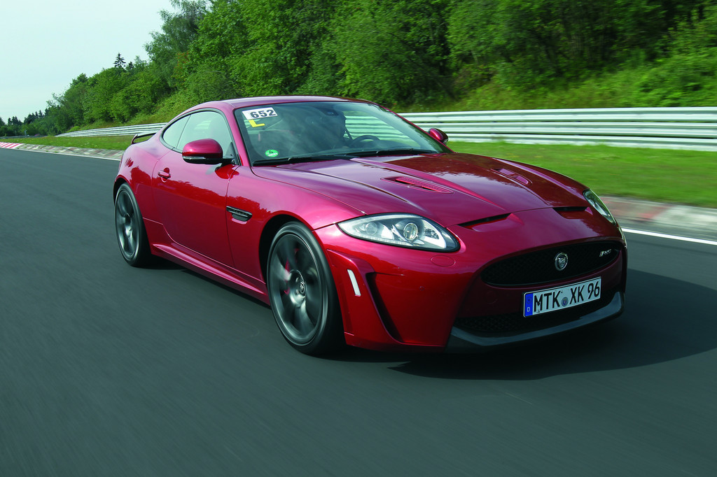 Jaguar XKR-S.