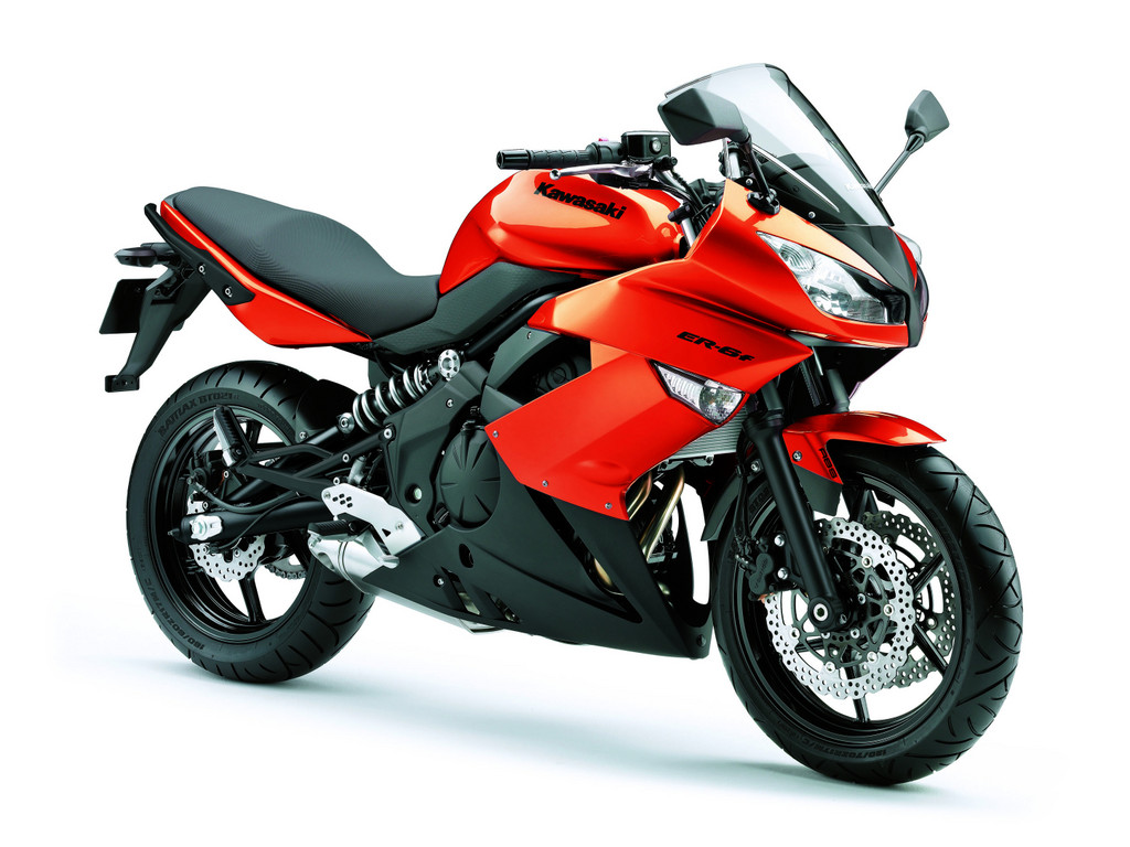 Kawasaki ER-6f.