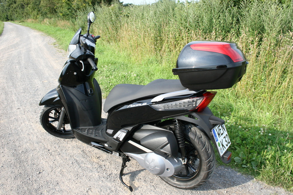 Kymco People GT 300i.
