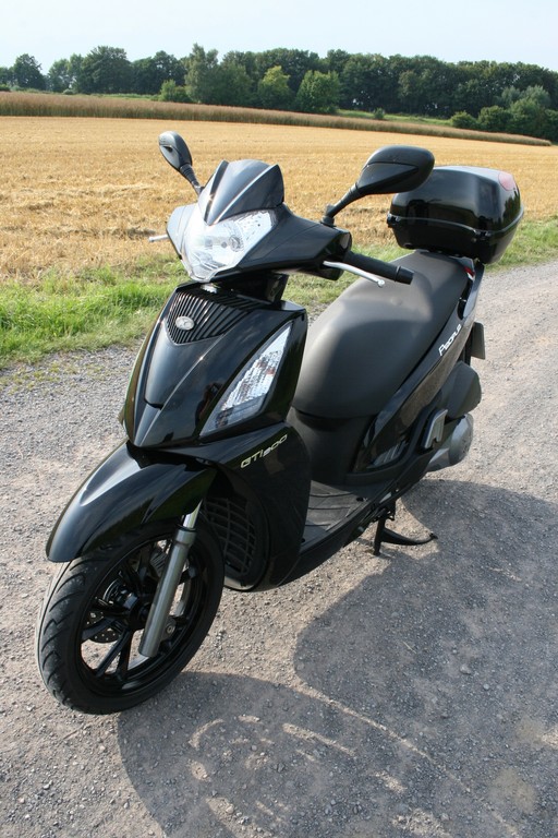 Kymco People GT 300i.