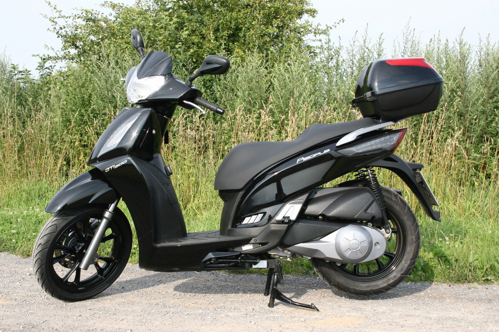 Kymco People GT 300i.