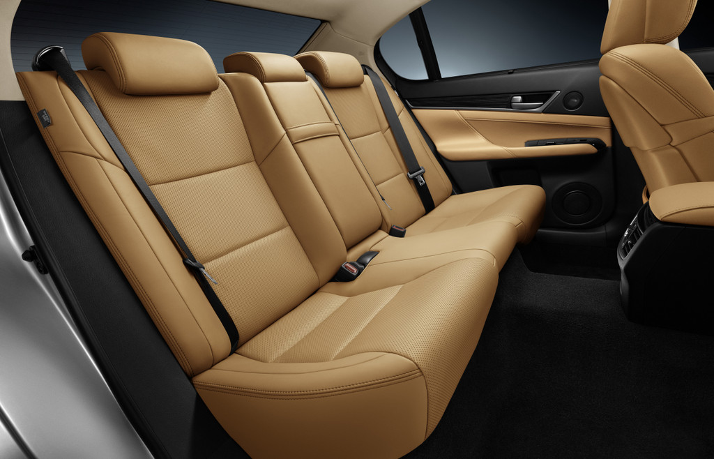 Lexus GS 350.