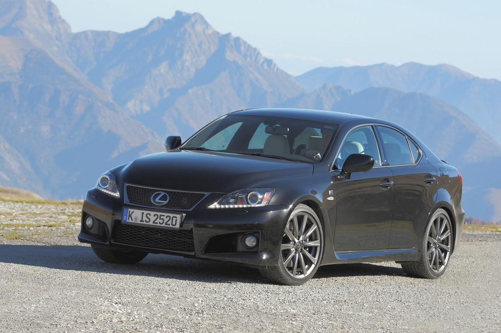 Lexus schickt den IS F verfeinert ins neue Modelljahr