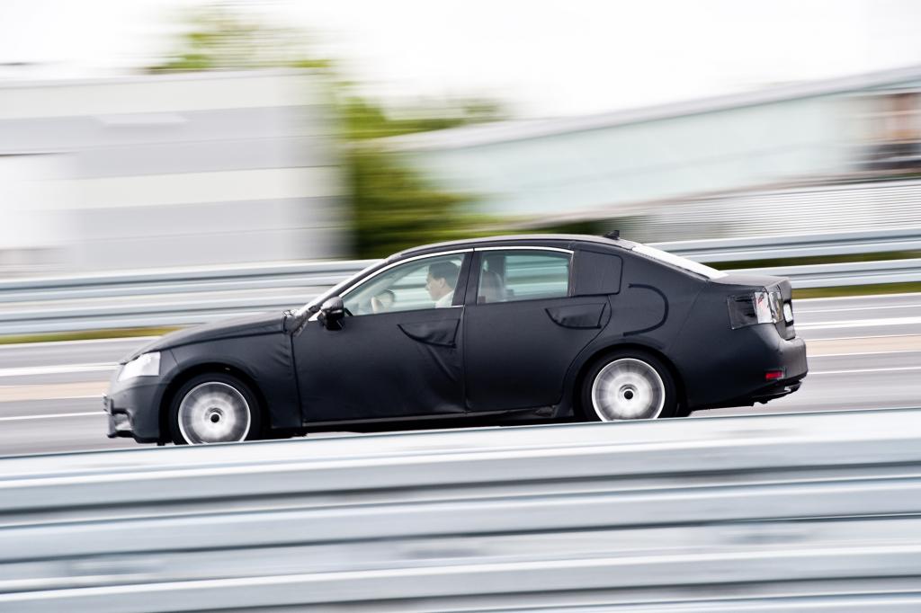 Lexus setzt weiter auf elektrische Unterstützung