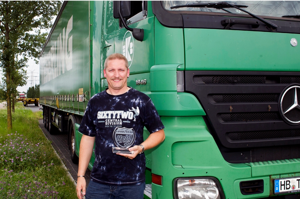 Lkw als Schutzschild: Mario Edel ist ''Held der Straße''