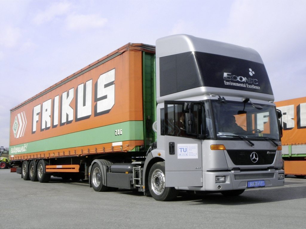 Mercedes-Benz Econic NGT.