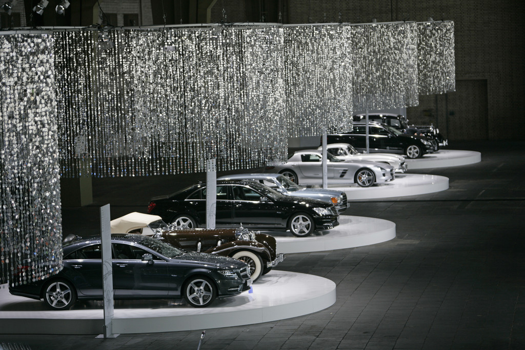Mercedes-Benz & Friends: in Hangar 5 präsentierten sich Alt und Neu in Harmonie.