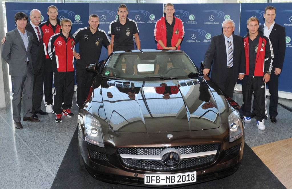 Mercedes-Benz bleibt bis 2018 Generalsponsor des DFB.