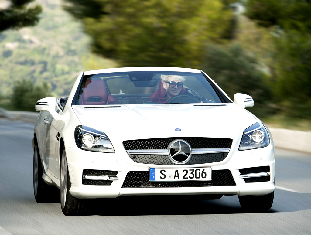 Mercedes SLK 250 CDI: Blick auf die Frontpartie des Zweisitzers. 