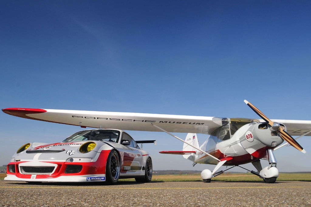 Mit dem Porsche in die Lüfte