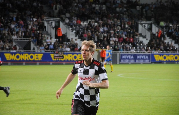 Monroe unterstützt Fußballspiel von Formel-1-Piloten