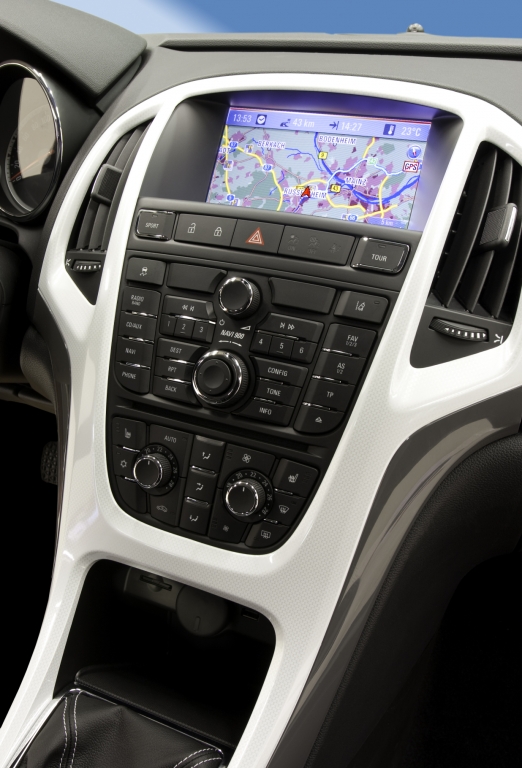 Navi 900 von Opel.