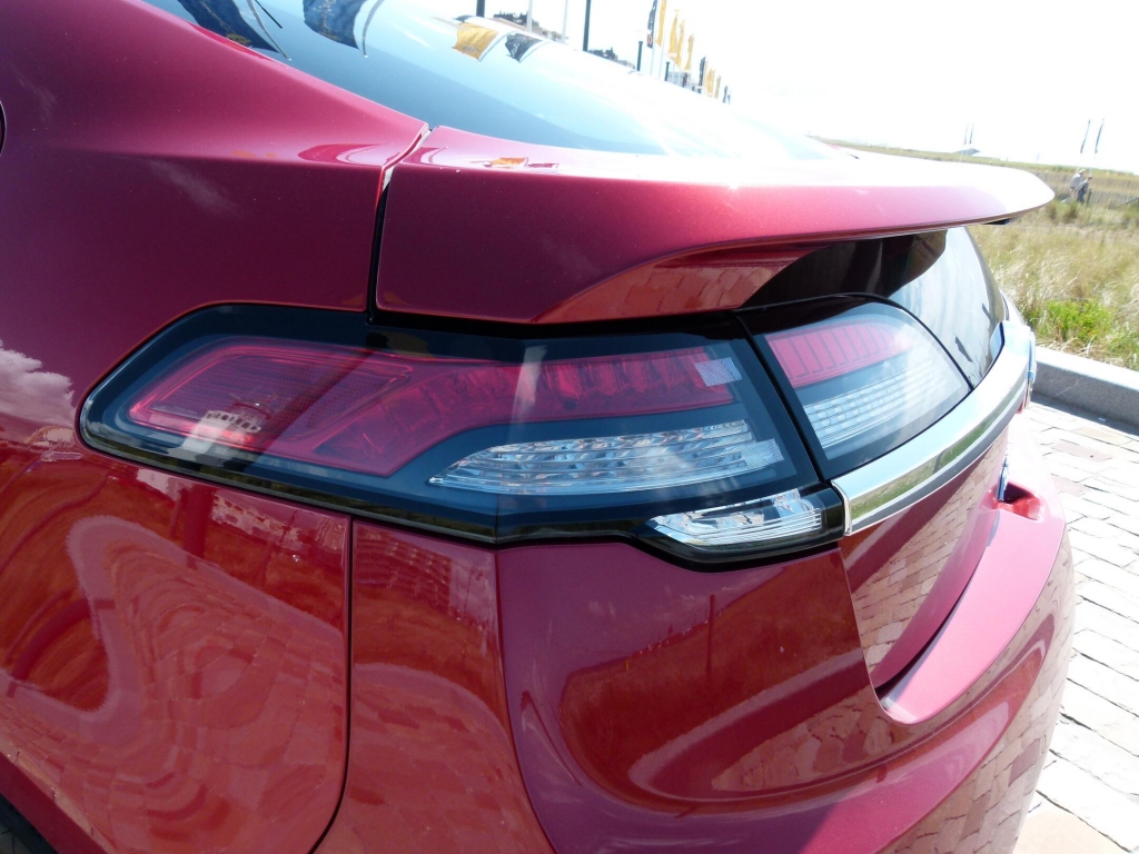 Opel Ampera.