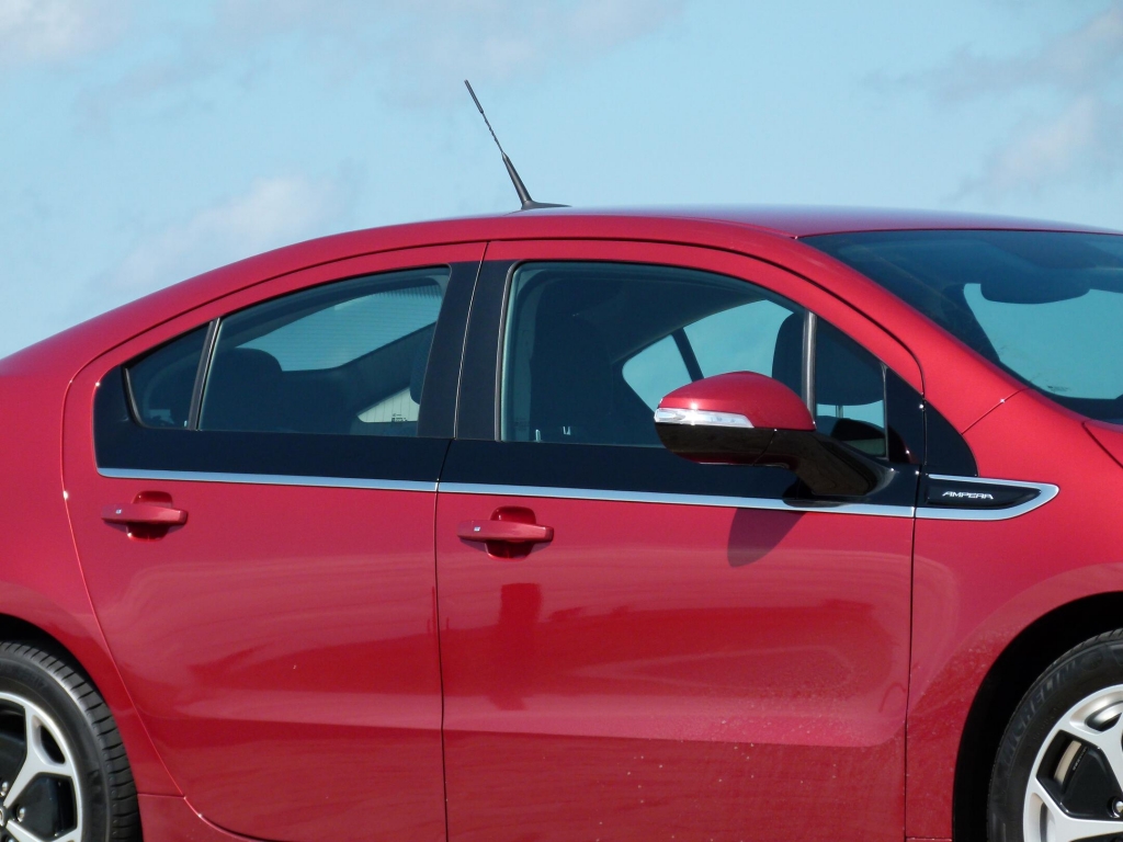 Opel Ampera.