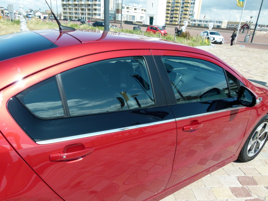 Opel Ampera.