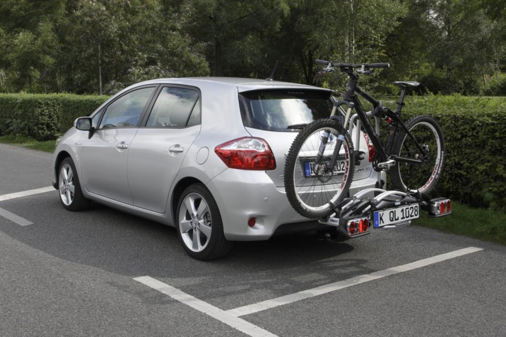Passende Heckträger gibt es außer im Handel beim freundlichen Autohändler
