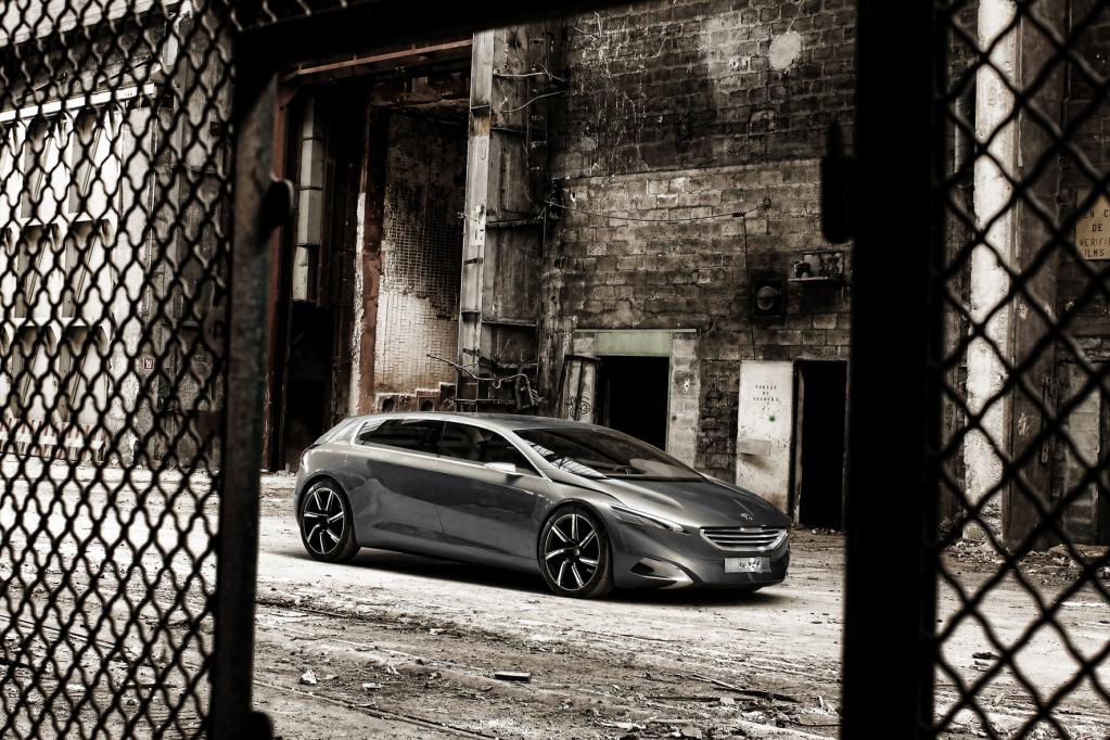 Peugeots Flügeltürer