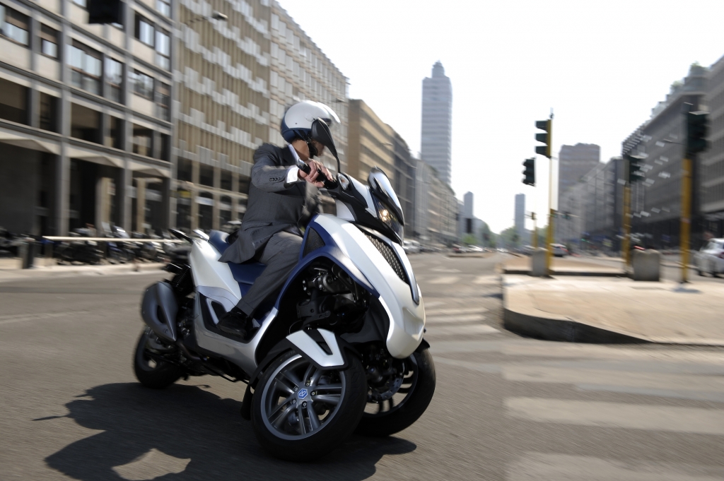 Piaggio erweitert MP3-Reihe um den Yourban 300 LT