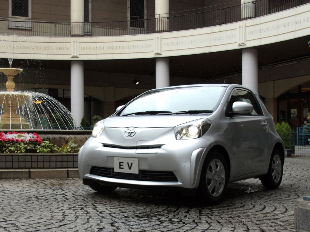 Prototyp des Elektrofahrzeugs auf Basis des Toyota iQ.