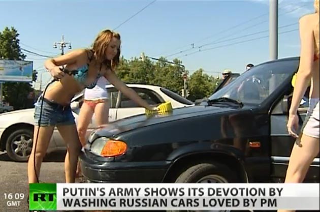 Putin und sein sexy Wahlkampf: Heute werden die Autos gewaschen