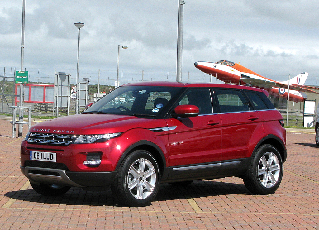 Range Rover Evoque: Im Fünftürer ist auch die Kopffreiheit im Fond noch etwas höher. 