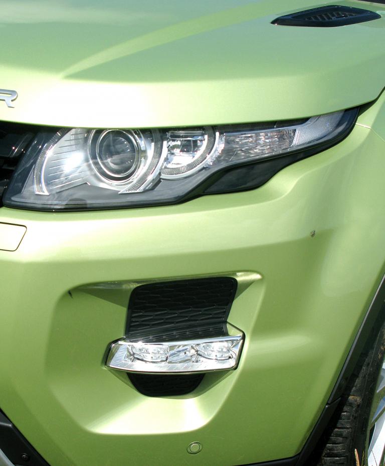 Range Rover Evoque: Moderne Leuchteinheit vorn. 