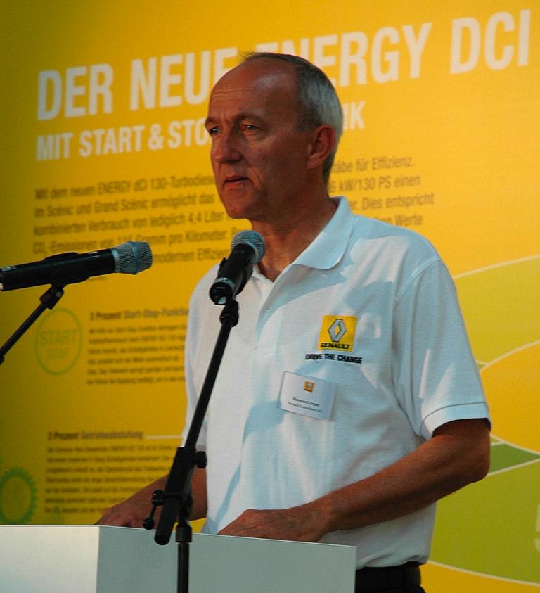 Renault-Deutschland-Kommunikationschef Reinhard Zirpel bei der Präsentation. 