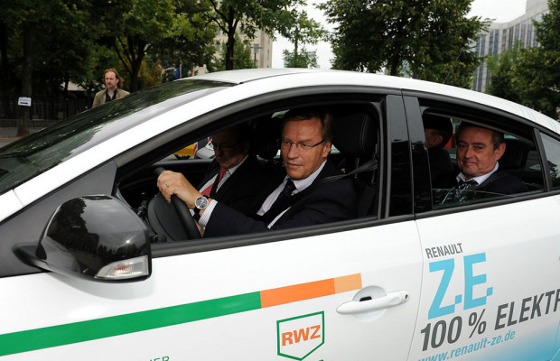 Renault mit Elektrofahrzeugen beim Bürgerfest