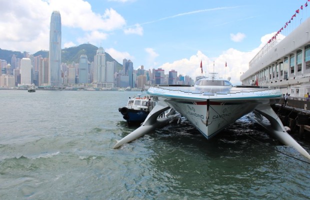 TÛRANOR PLANETSOLAR: Mit Solarenergie von Hong-Kong nach Singapur