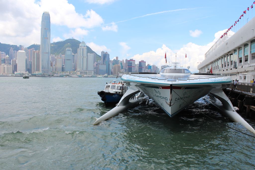 TÛRANOR PLANETSOLAR: Mit Solarenergie von Hong-Kong nach Singapur