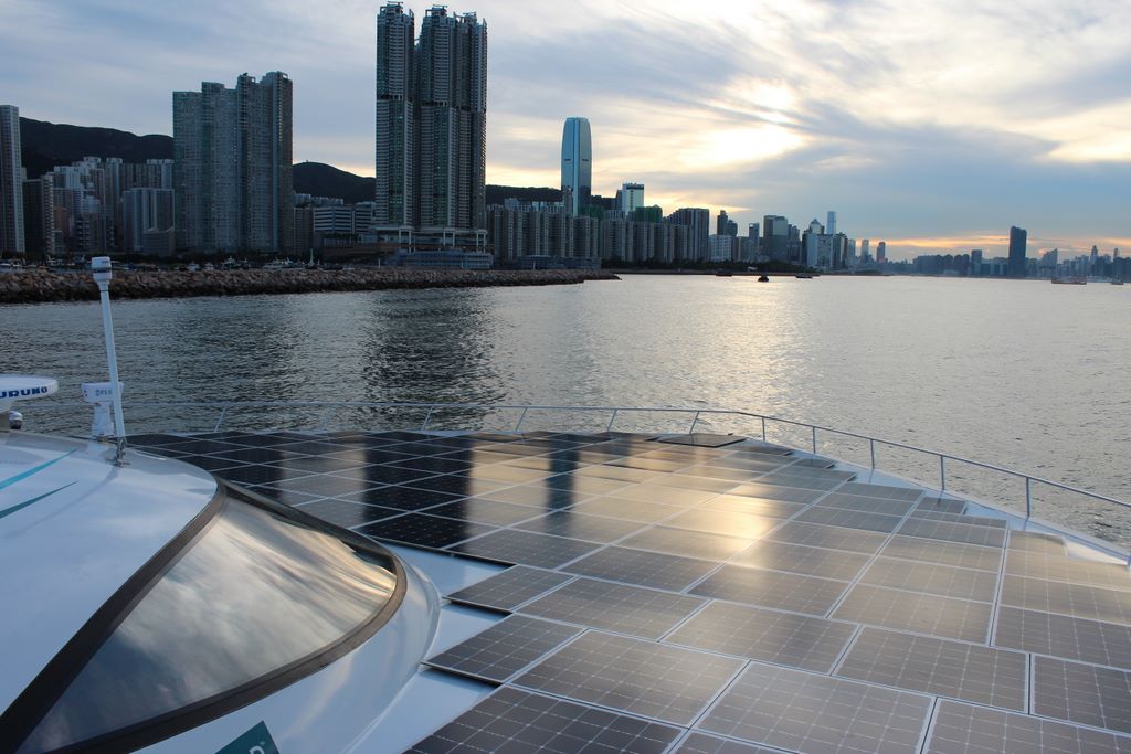 TÛRANOR PLANETSOLAR: Mit Solarenergie von Hong-Kong nach Singapur